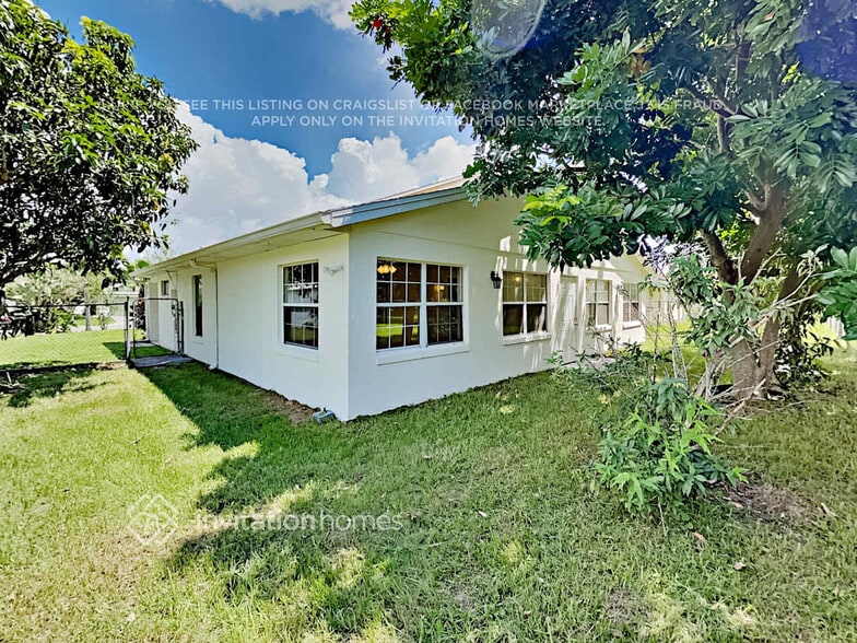 Building Photo - 330 Chicago Woods Cir