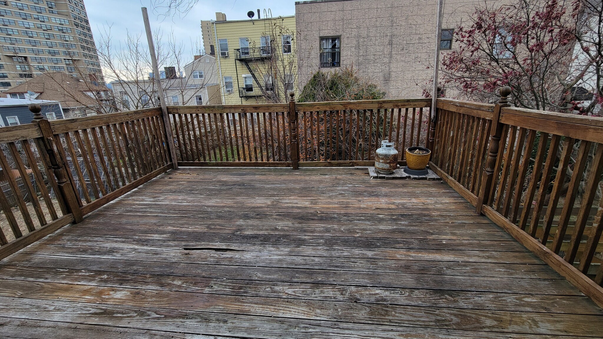 Building Photo - 19 70th St