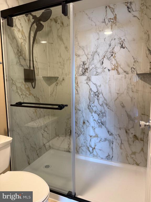 Building Photo - 205 Yoakum Pkwy