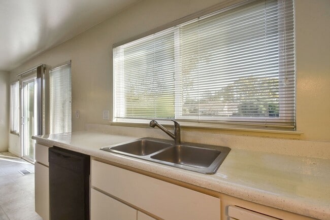 Building Photo - Single Family Home in the Heart of Santa Clara