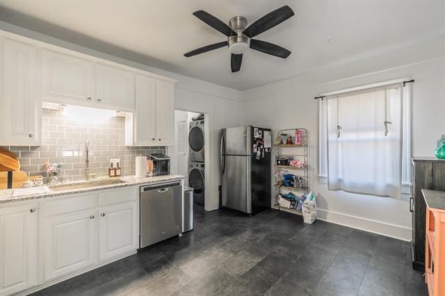 Building Photo - 2100 5th Ave