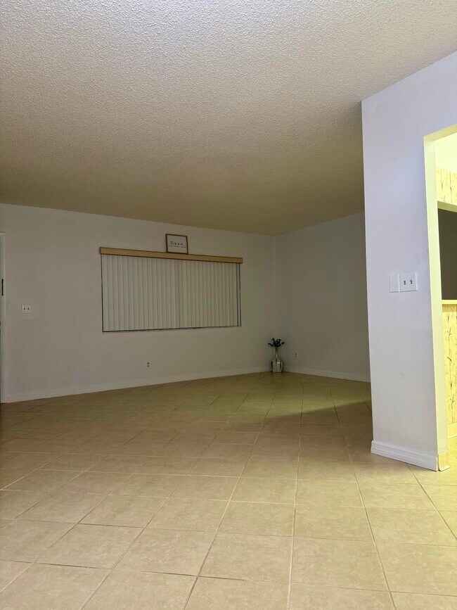 Building Photo - 2100 Springdale Blvd