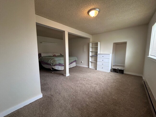Building Photo - Large 4 Bedroom home with views of Bellingham Bay and Garage