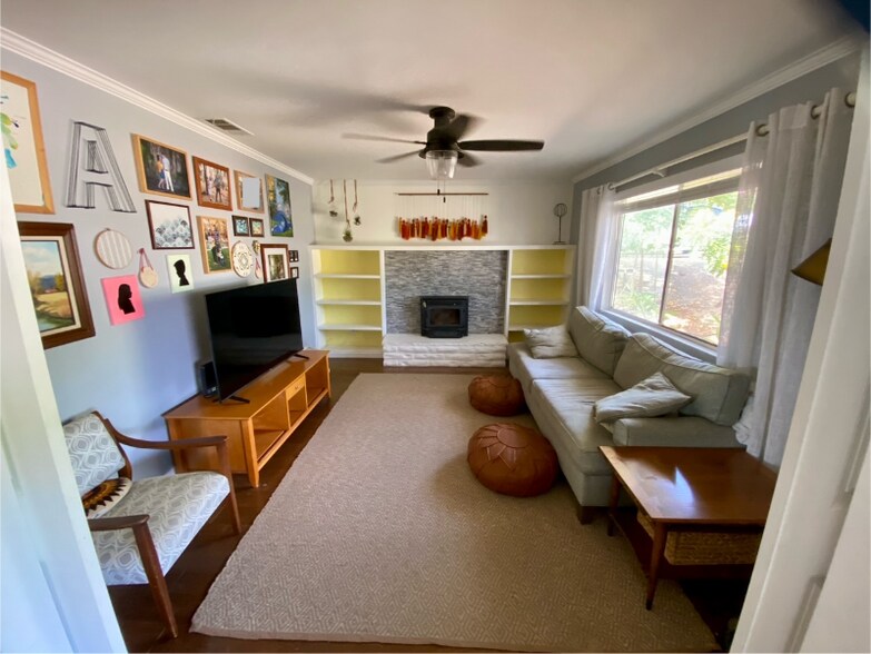 Building Photo - 1519 Tibidabo Dr