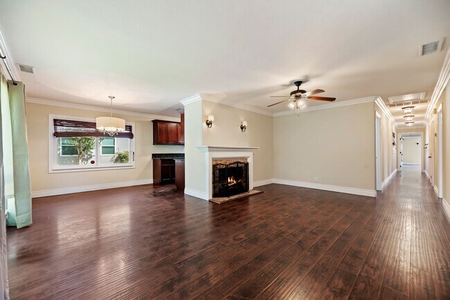 Building Photo - Stunning Riverside Home for Rent- Solar, E...