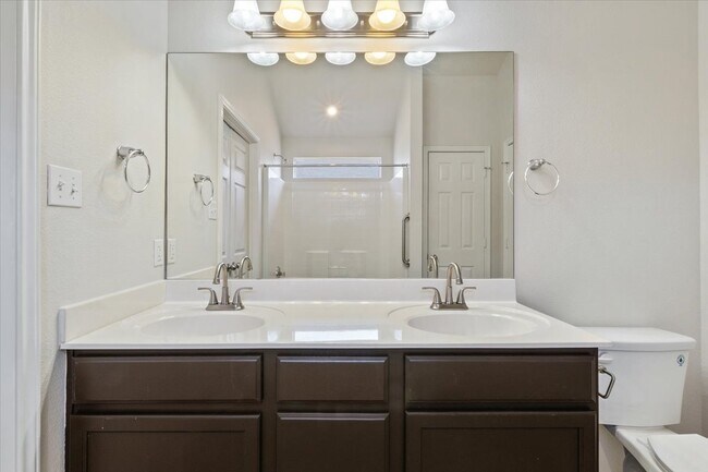 Building Photo - 326 Emerald Ridge Dr