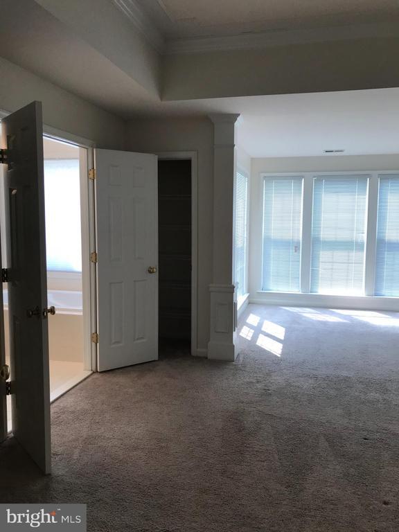 Building Photo - 6347 Dunn Ct