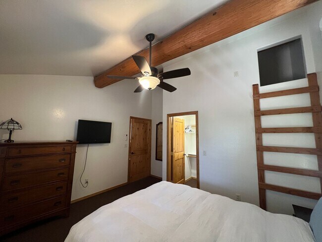 Building Photo - 3 Bedroom, 2.5 Bath Mountain Home on 1 Acre