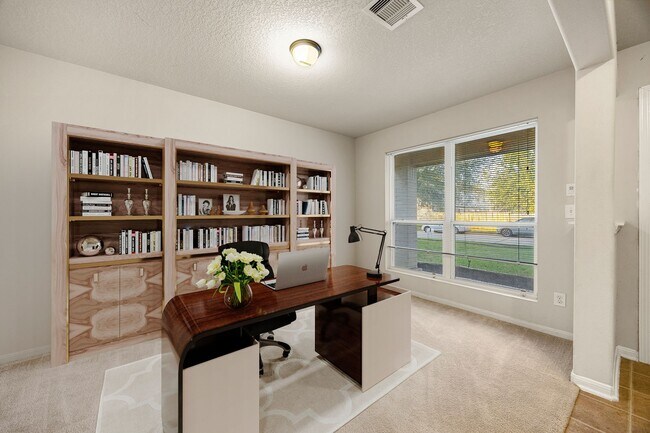 Building Photo - 18107 Fairhope Oak St