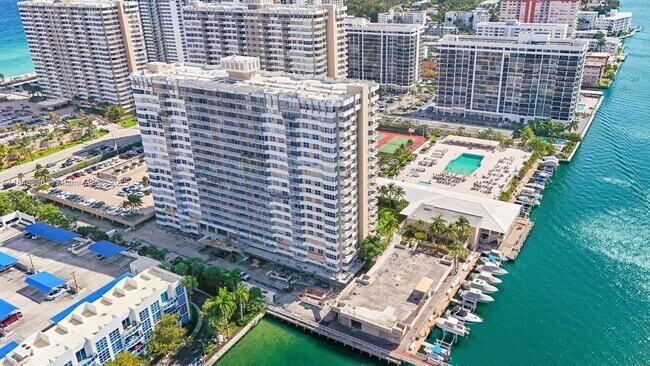 Building Photo - 1965 S Ocean Dr