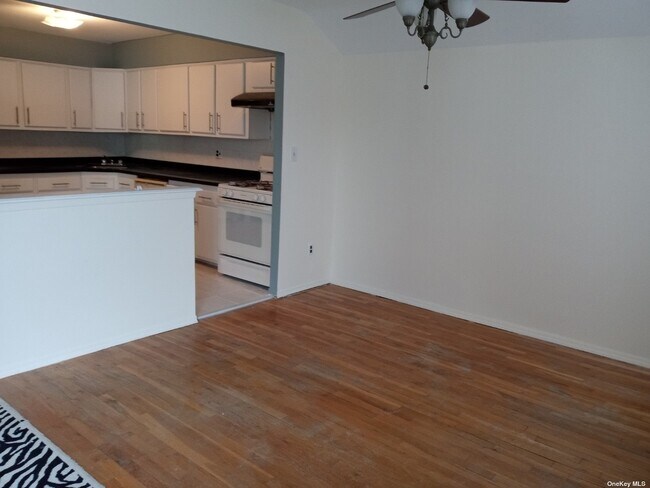 Building Photo - 42-16 Little Neck Pkwy