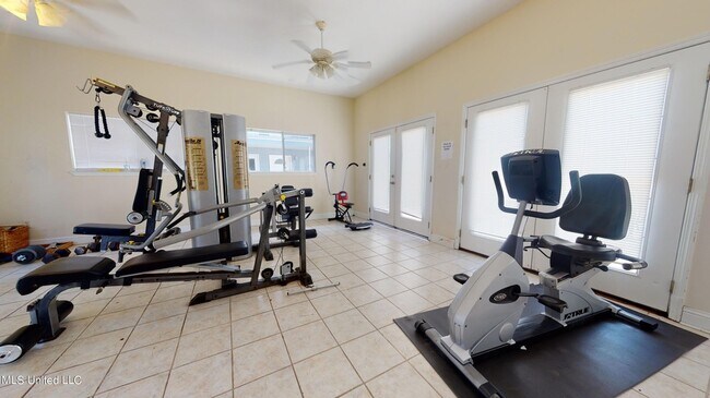 Building Photo - 1664 Beach Blvd