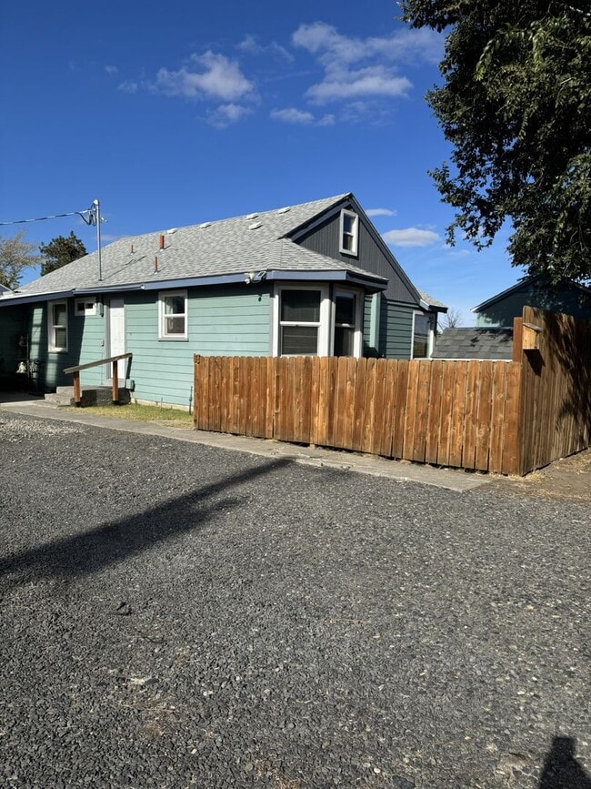 Building Photo - See the potential in this charming rental