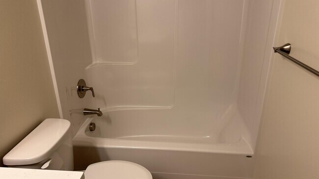 Building Photo - 123 9th Ave