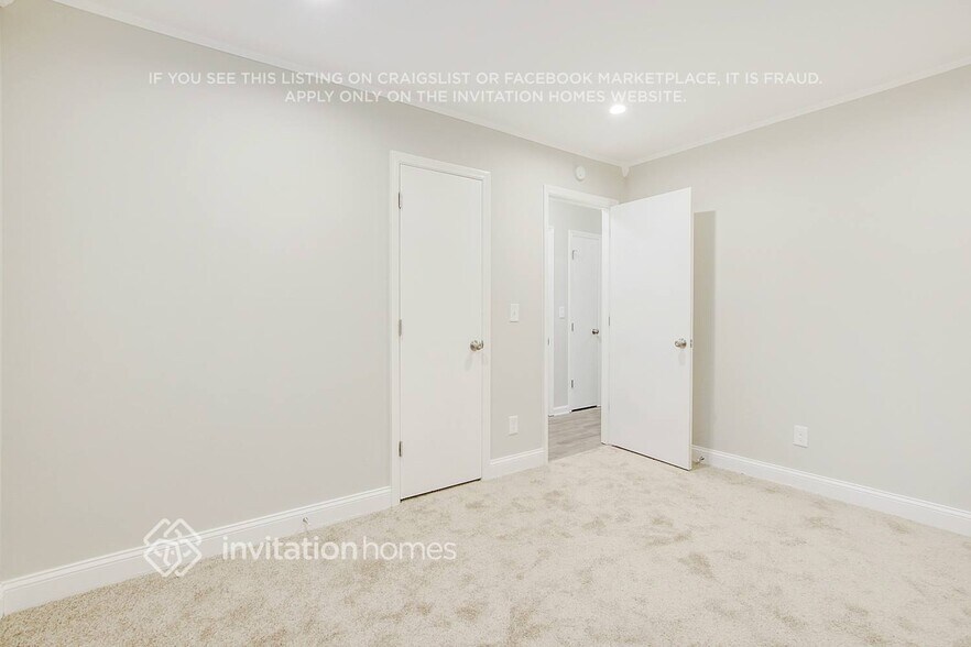 Building Photo - 232 Rustic Ridge Dr NE