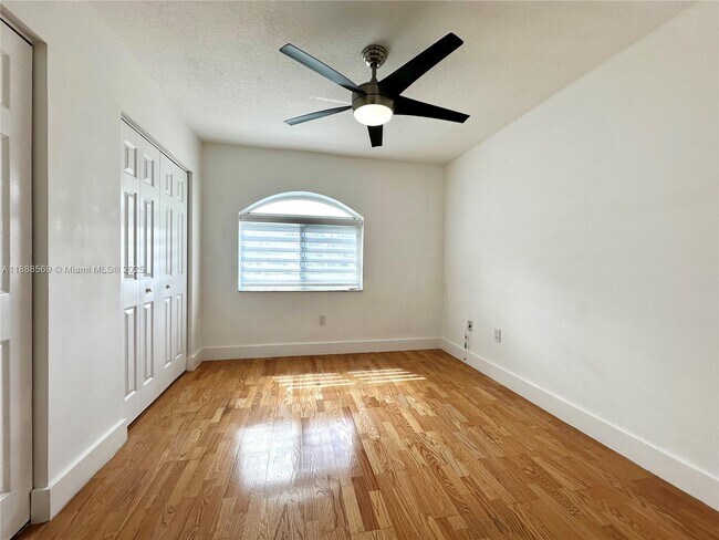 Building Photo - 18201 SW 149th Ave