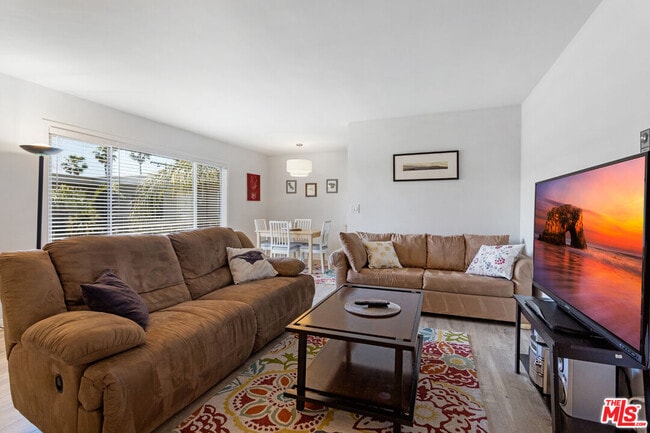 Building Photo - 2002 4th St