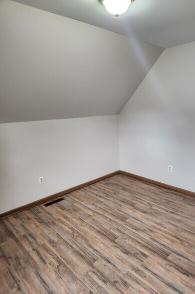 Building Photo - 4304 E Santa Anna Dr
