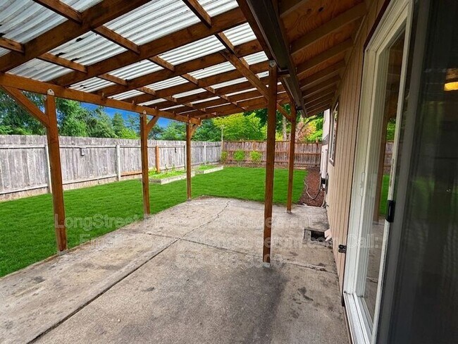 Building Photo - 1634 SW Knollbrook Pl