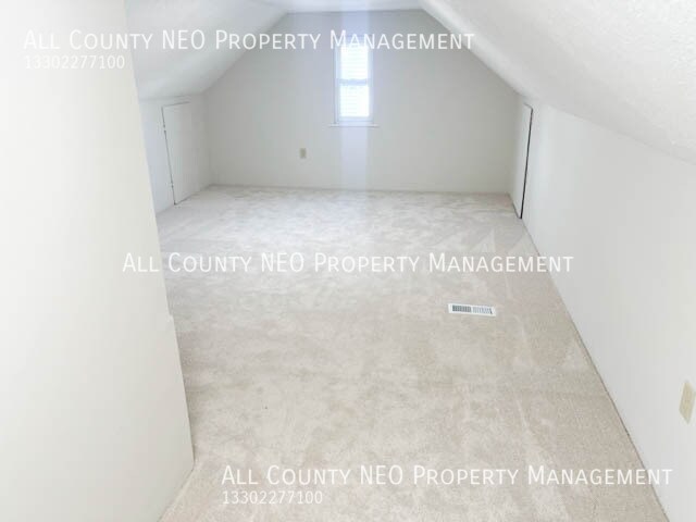 Building Photo - 19330 Meredith Ave