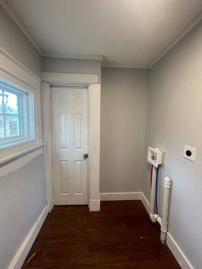 Building Photo - Remodeled 2 Bed/1 Bath home off 23rd!
