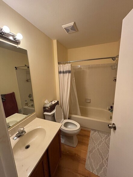 Building Photo - 1410 Pinhorn Dr