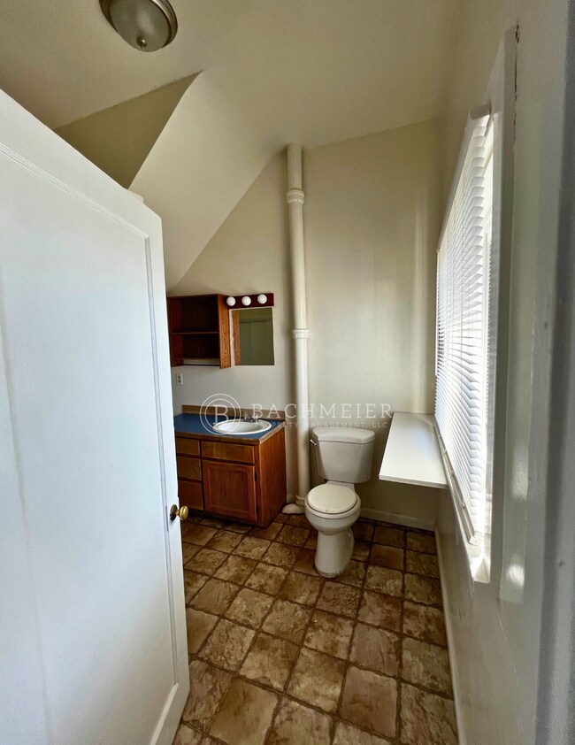 Building Photo - SW 1st Triplex