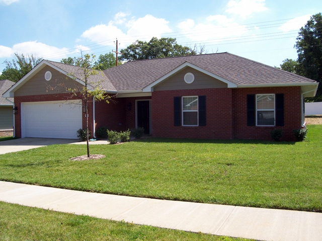 Building Photo - Hickory Hollow