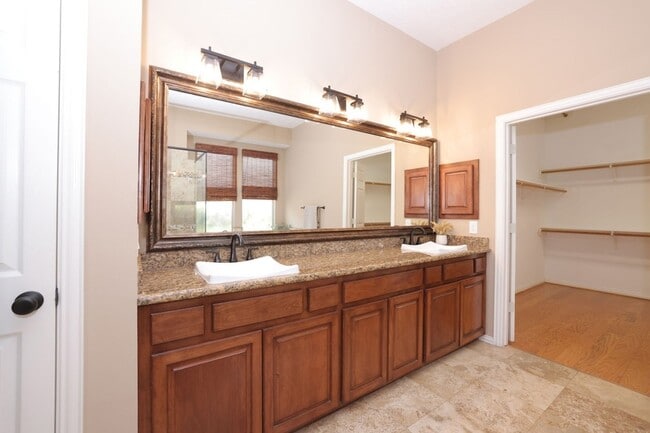 Building Photo - 22 Villa Canyon Pl