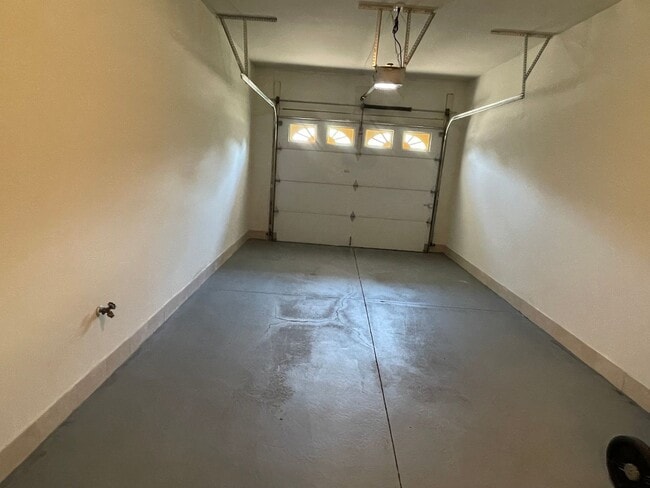 Building Photo - Shelby TWP 2-BR, 2-BA with Attached Garage, Lower Unit, Immediate Occupancy