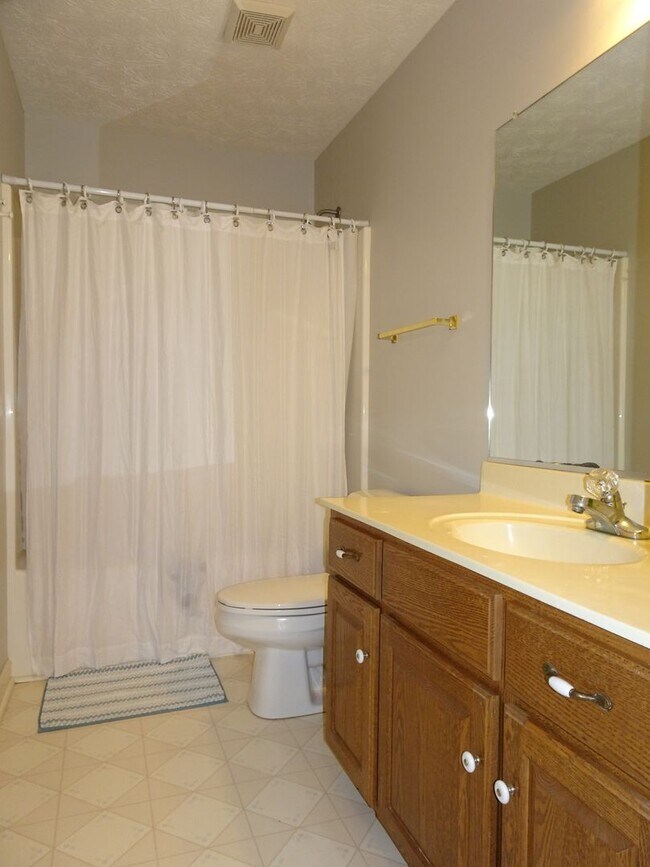 Building Photo - 4 Bedroom 2.5 Bath Home in Powhatan Secondary