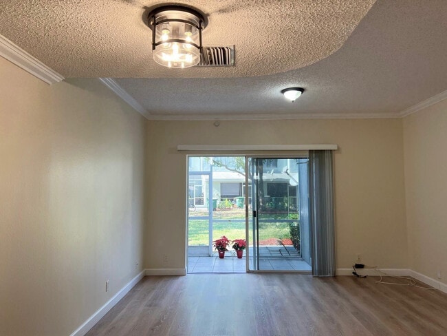 Building Photo - 7835 Dixie Beach Cir