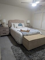 Building Photo - 2337 St Lawrence Ln