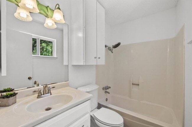 Building Photo - 11711 Shoshone Dr