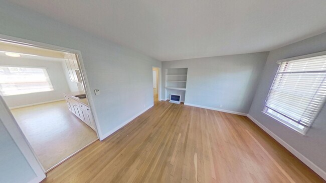 Building Photo - 270 La Verne Ave