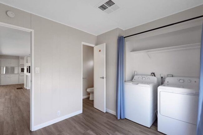 Building Photo - 22 Dahlberg Dr