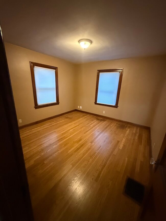 Building Photo - 133 Marlboro Pl