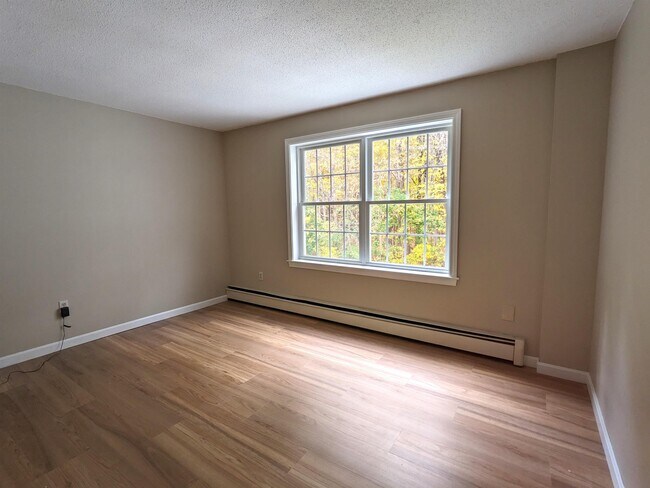 Building Photo - 50 Brookside Dr