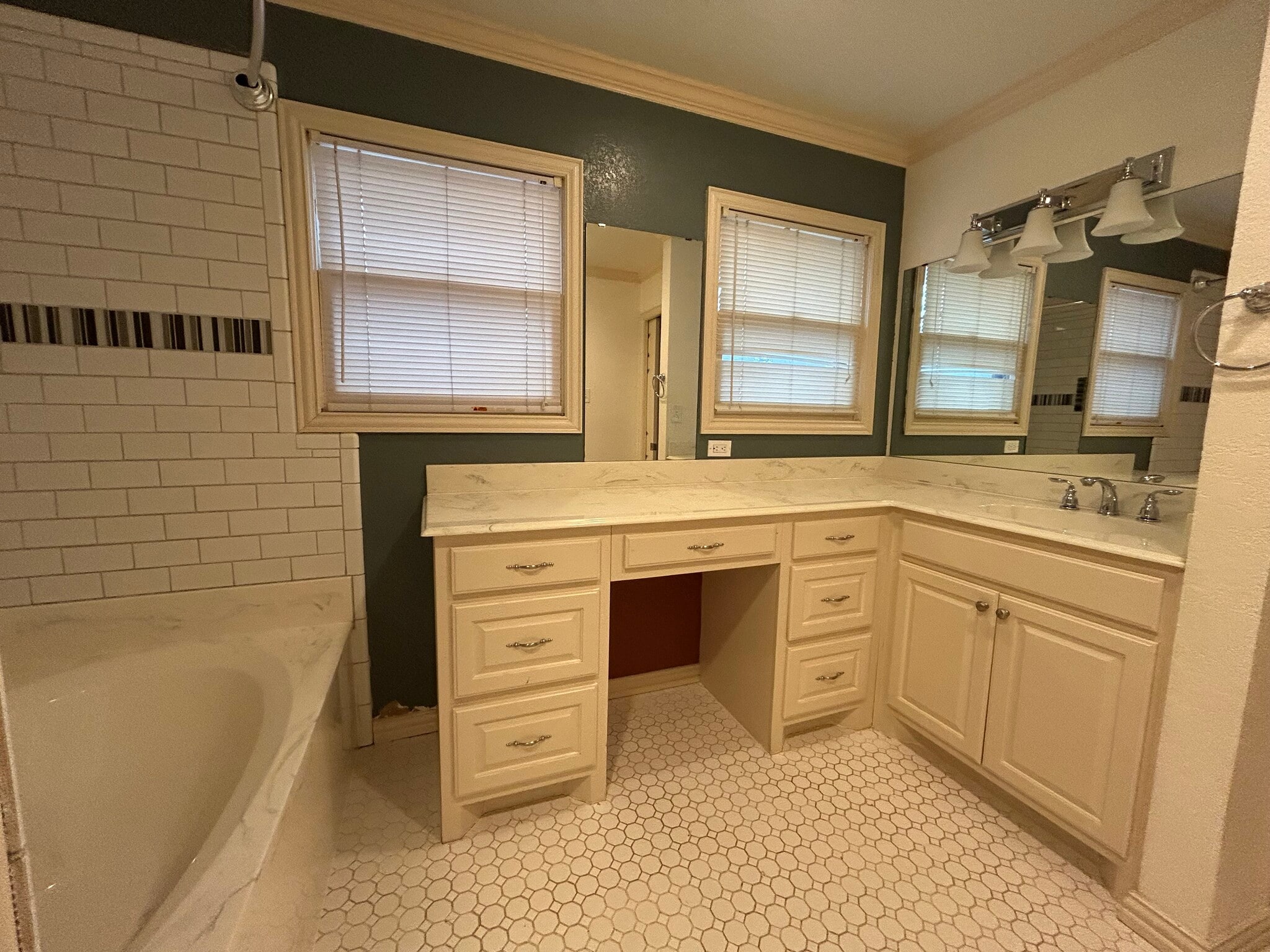 MasterBath - 1503 Tulip Dr