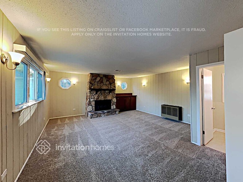 Building Photo - 9219 S 51st Ave