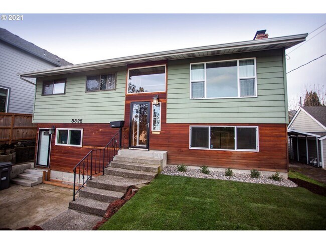 Building Photo - 8325 SW Terwilliger Blvd