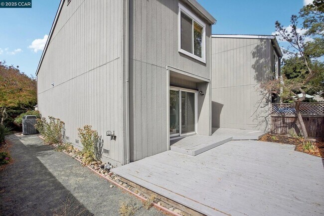 Building Photo - 119 Cypress Point Way