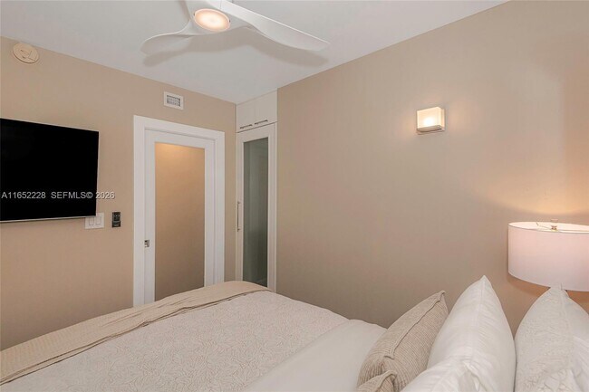 Building Photo - 2301 Collins Ave