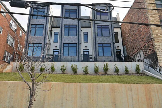 Building Photo - 2641 4th St NE