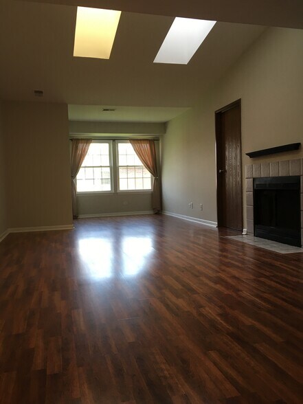 Building Photo - 1374 E Wyndham Cir