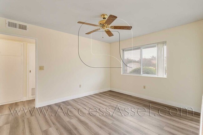 Building Photo - Gorgeous 3 Bed/2 Bath Home In Menifee Civic 55+ Community!