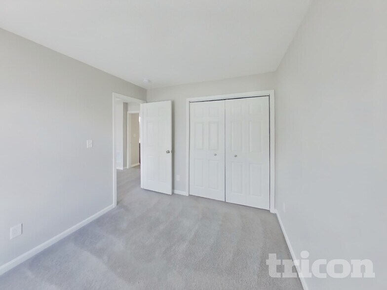 Building Photo - 9825 Rhodes Ln