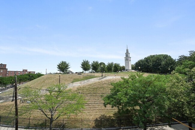 Building Photo - 43 Thomas Park