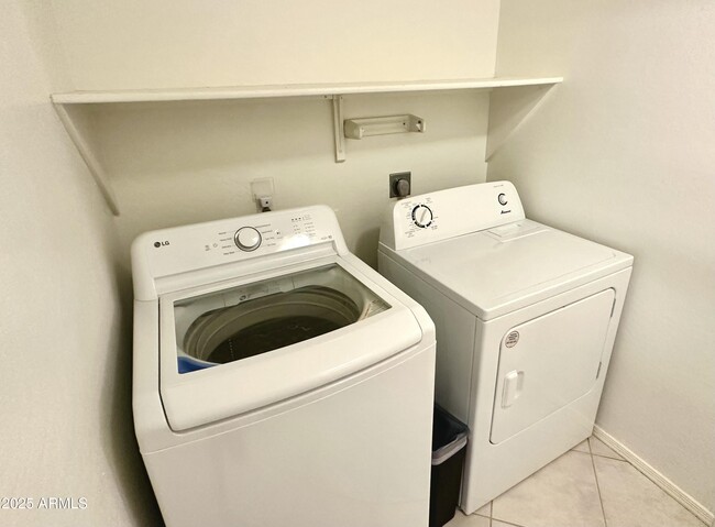 Building Photo - 4256 E Chaparosa Way