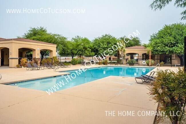 Building Photo - 6645 E Gehrig Ln